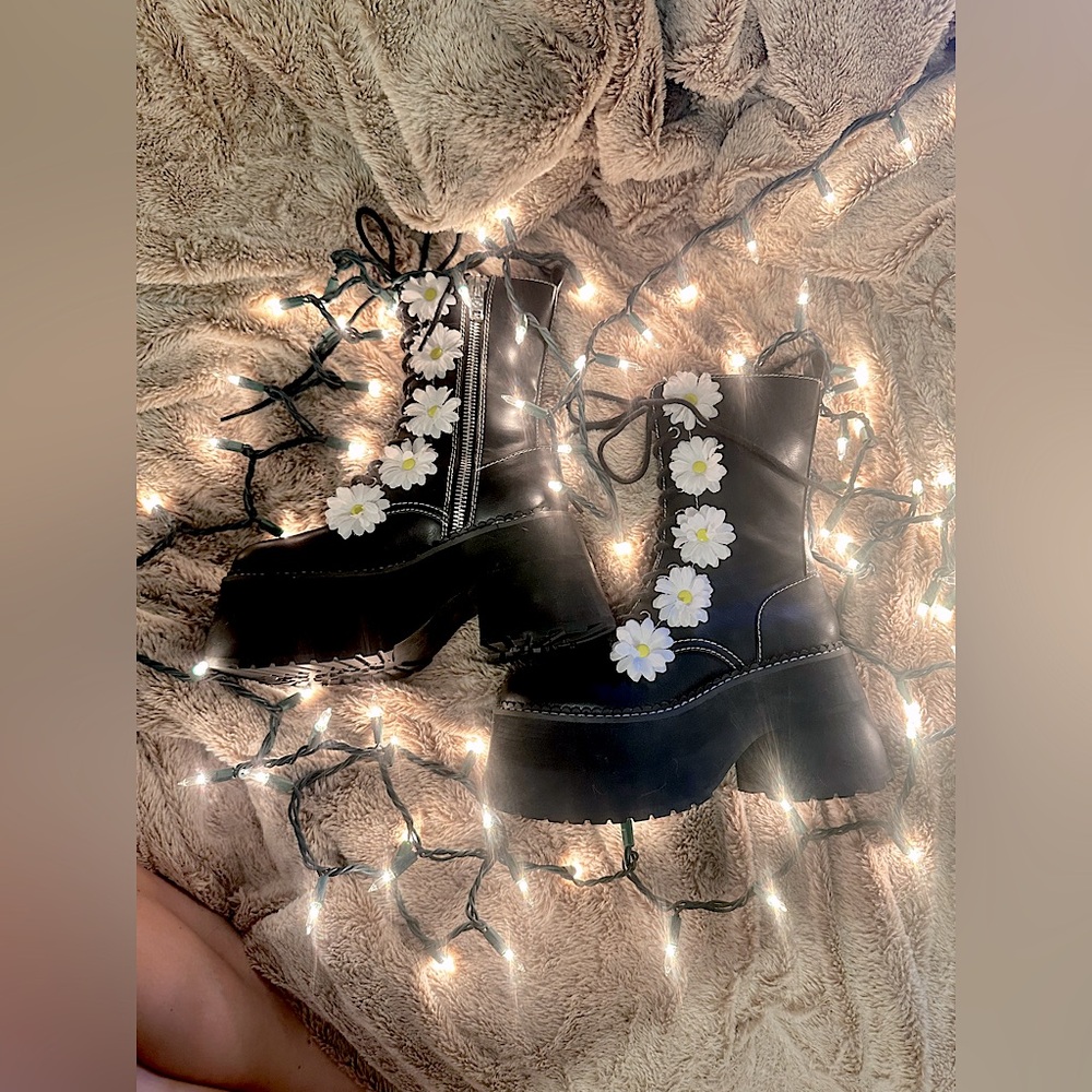 Dolls Kill x Current Mood AFTER THE RAIN COMBAT BOOT Size 7